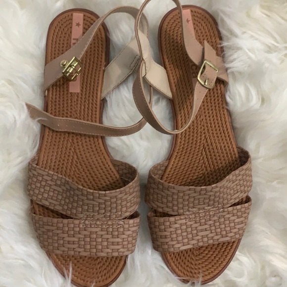 Moleca Shoes - Cute Brazilian Sandals